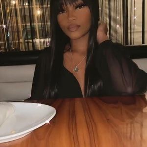 Meet your Posher, Dejah